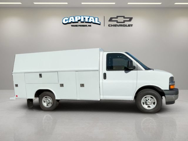 New 2025 Chevrolet Express 3500 w/ Power Convenience Package RWD image 6