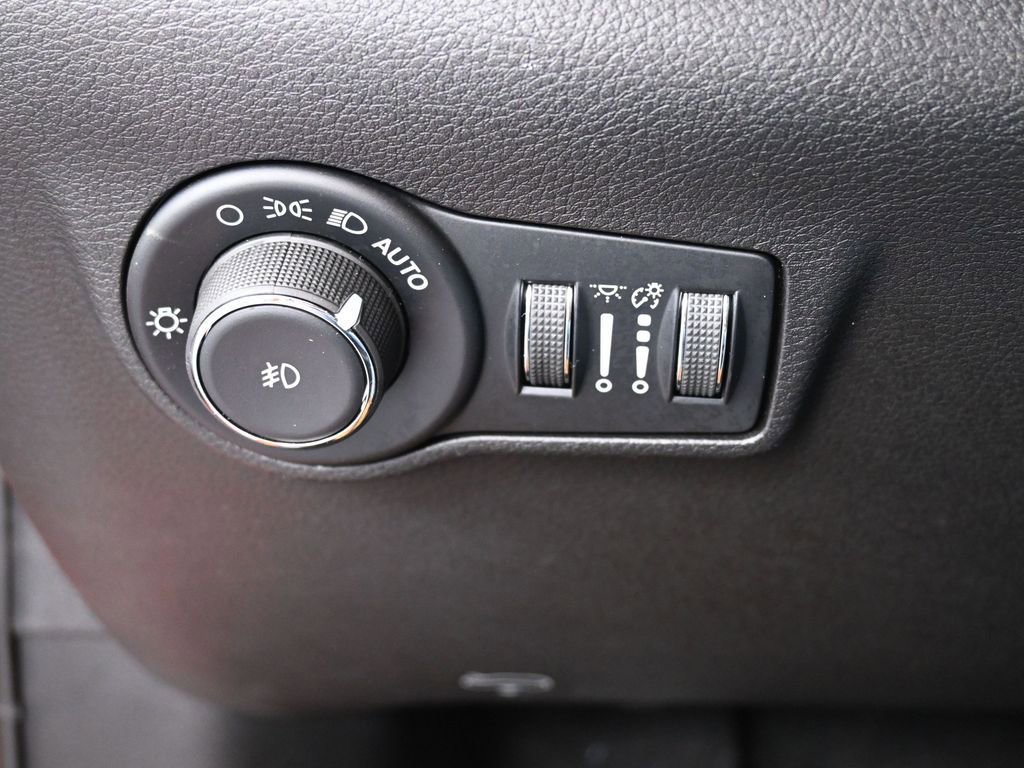 New 2026 Jeep Compass Latitude AWD/4WD image 26