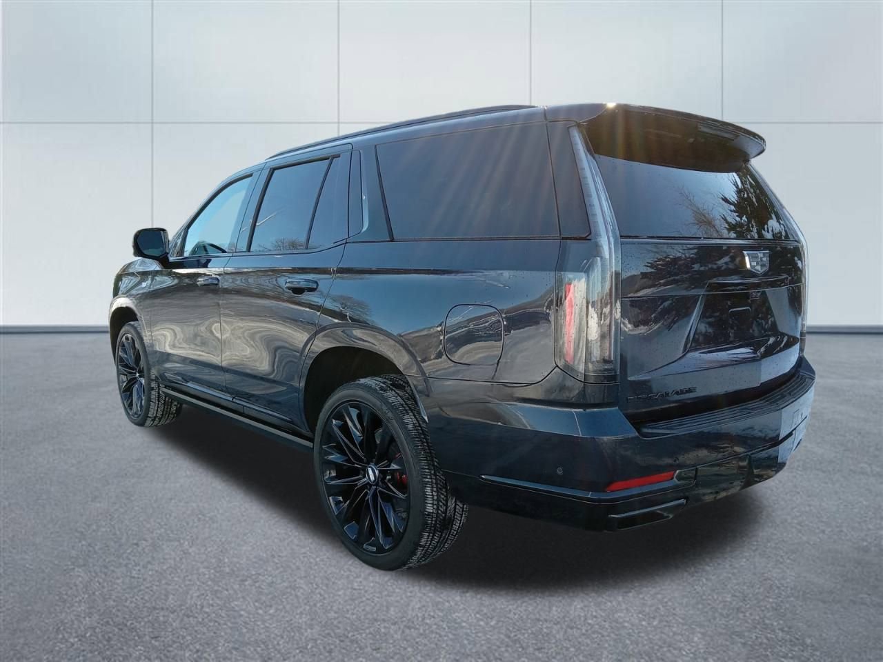 Used 2025 Cadillac Escalade Sport Platinum image 3