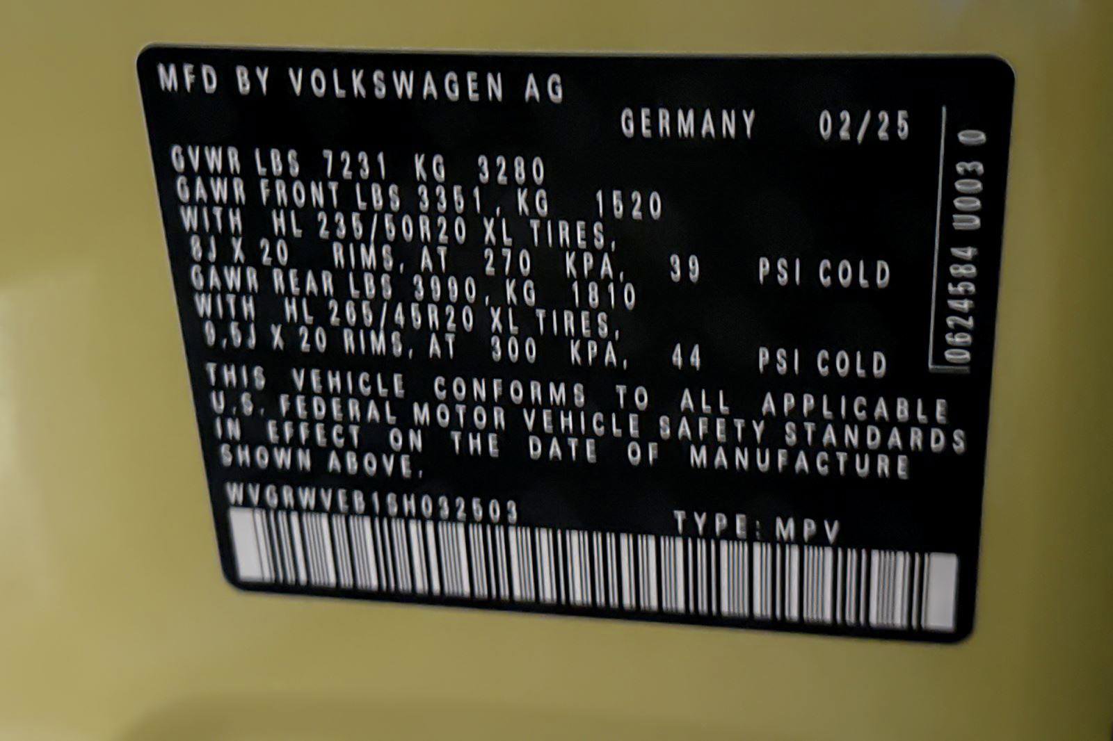 New 2025 Volkswagen ID. Buzz Pro S Plus image 25