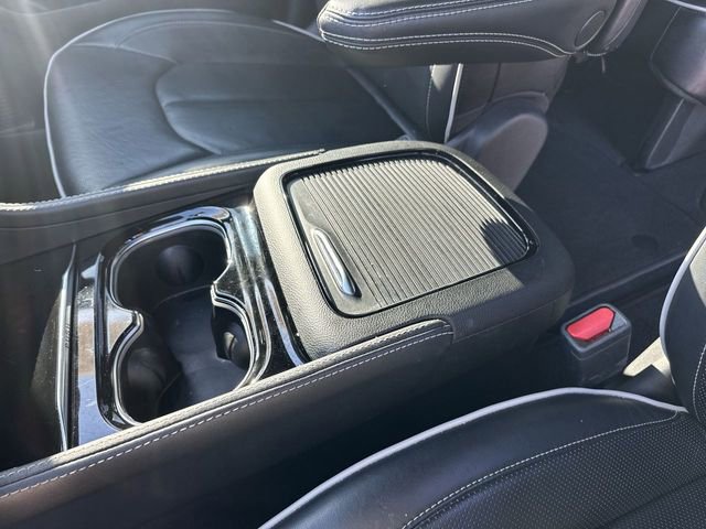 Used 2023 Chrysler Pacifica Limited w/ S Appearance Package image 22