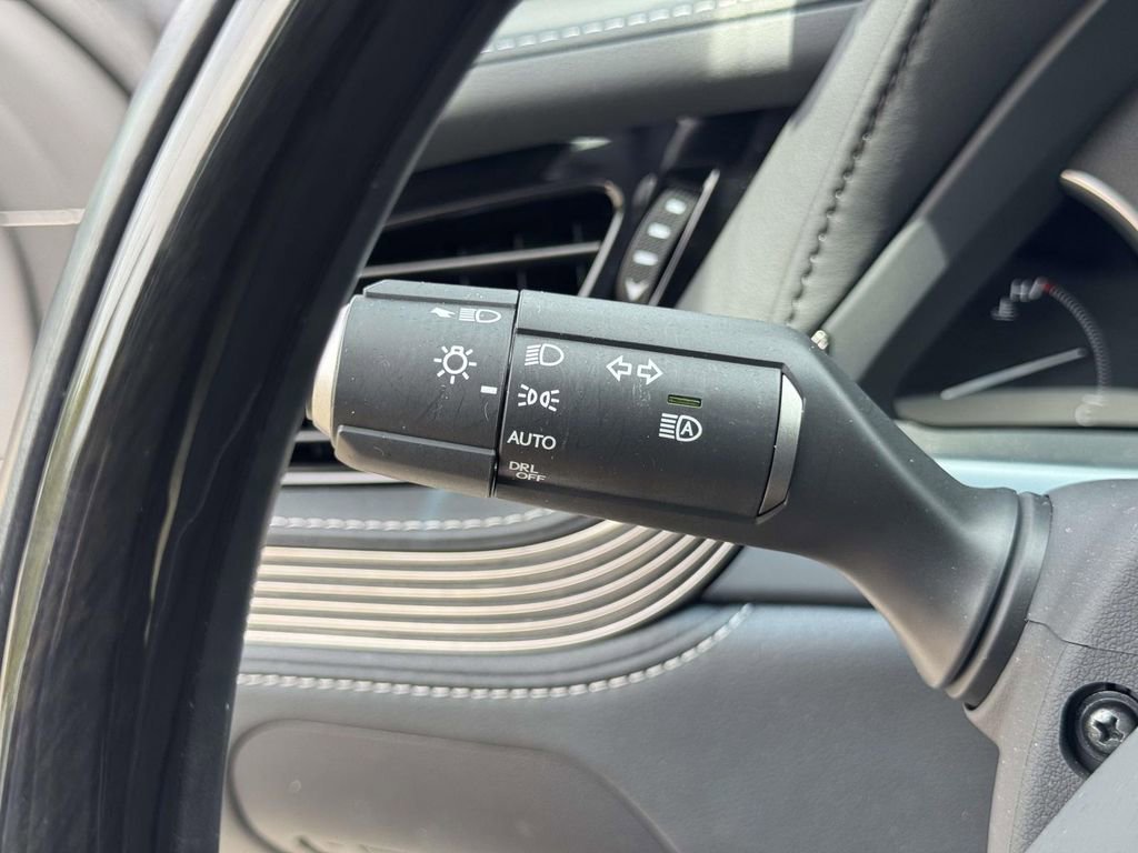 Used 2023 Lexus LS 500 AWD w/ Interior Upgrade Package image 25