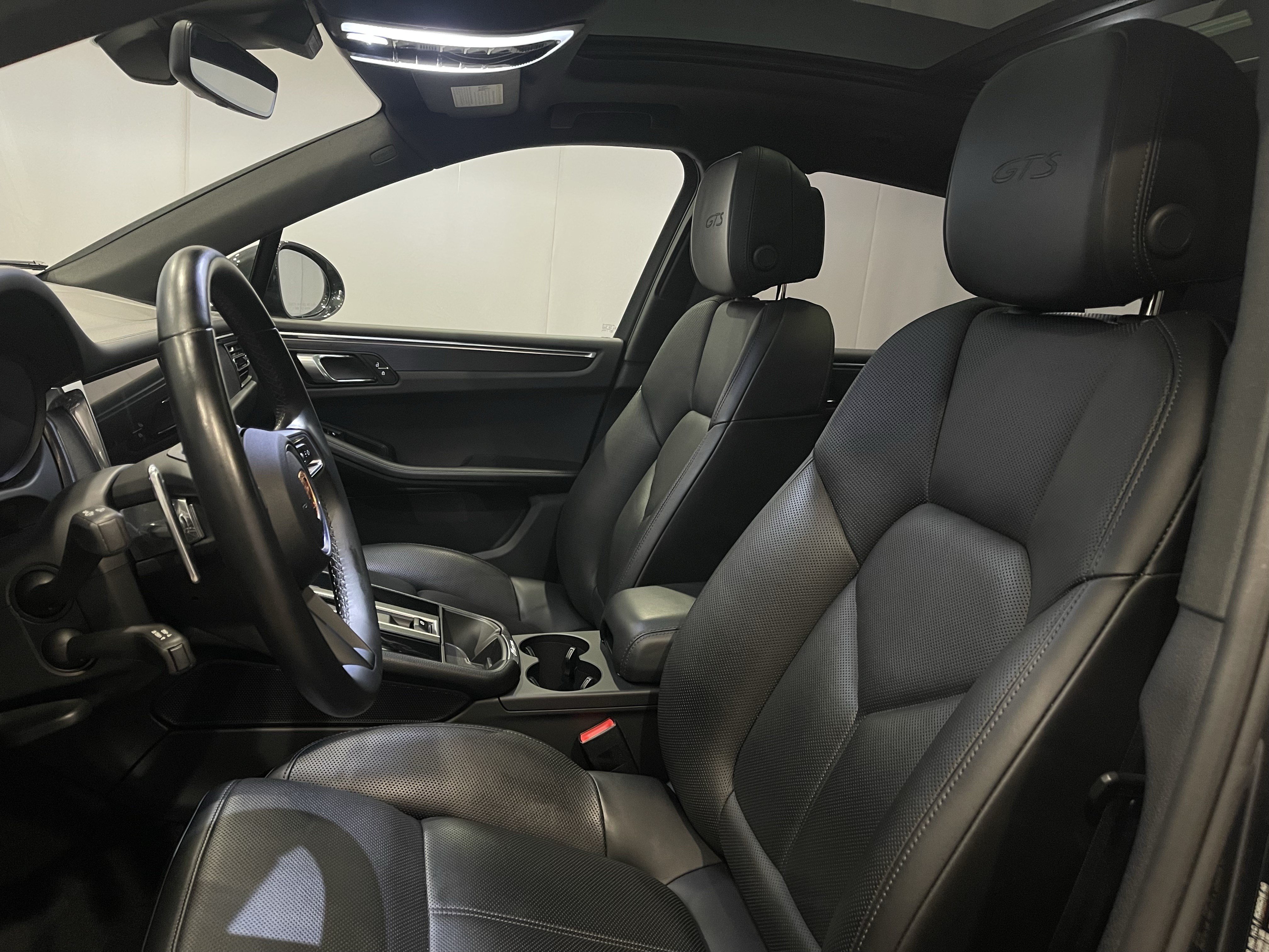 Used 2022 Porsche Macan GTS AWD/4WD image 14