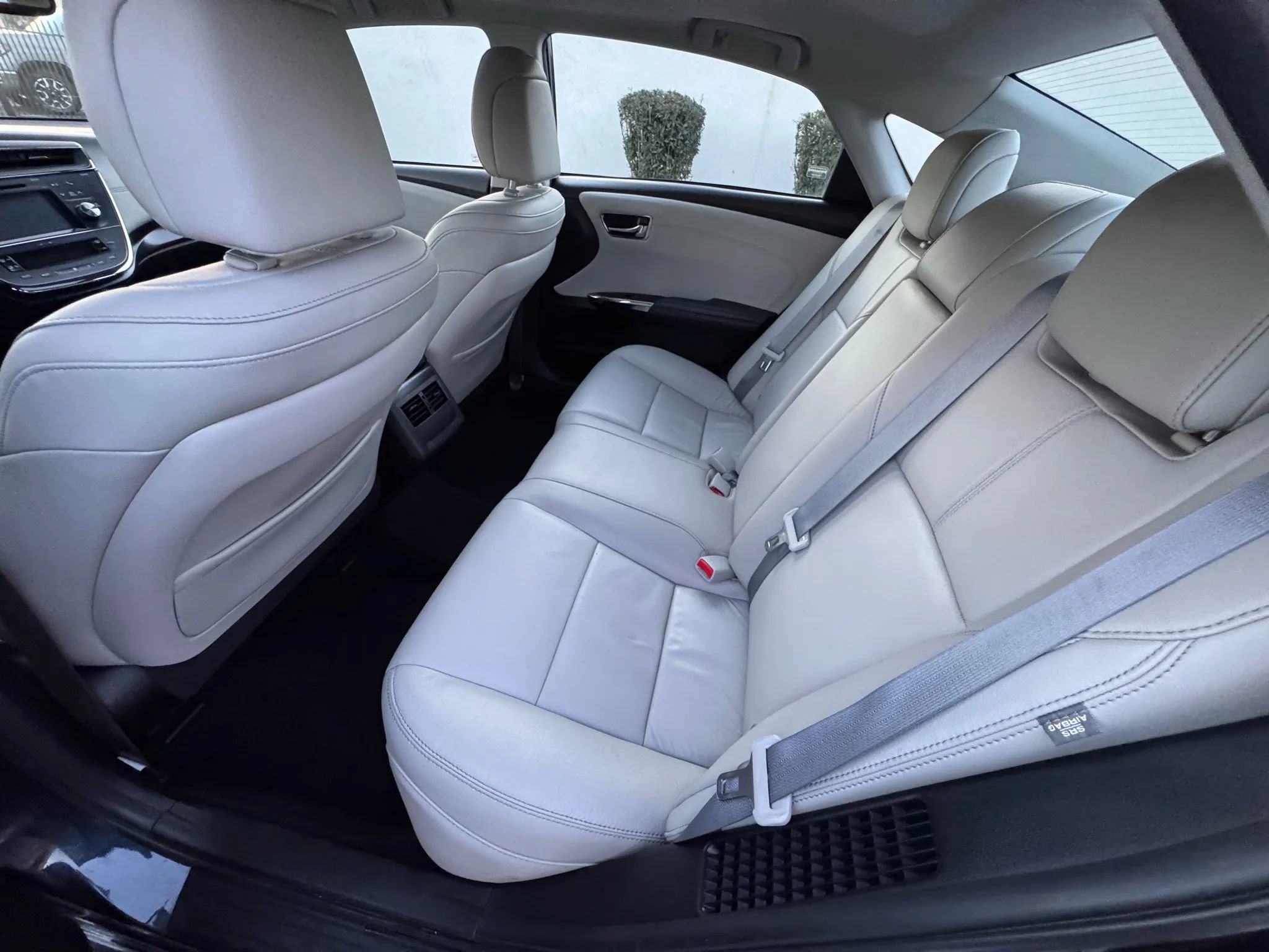 Used 2018 Toyota Avalon XLE Plus w/ Carpet Mat Package FWD image 16