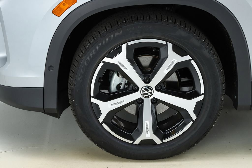 New 2026 Volkswagen Tiguan SE image 42
