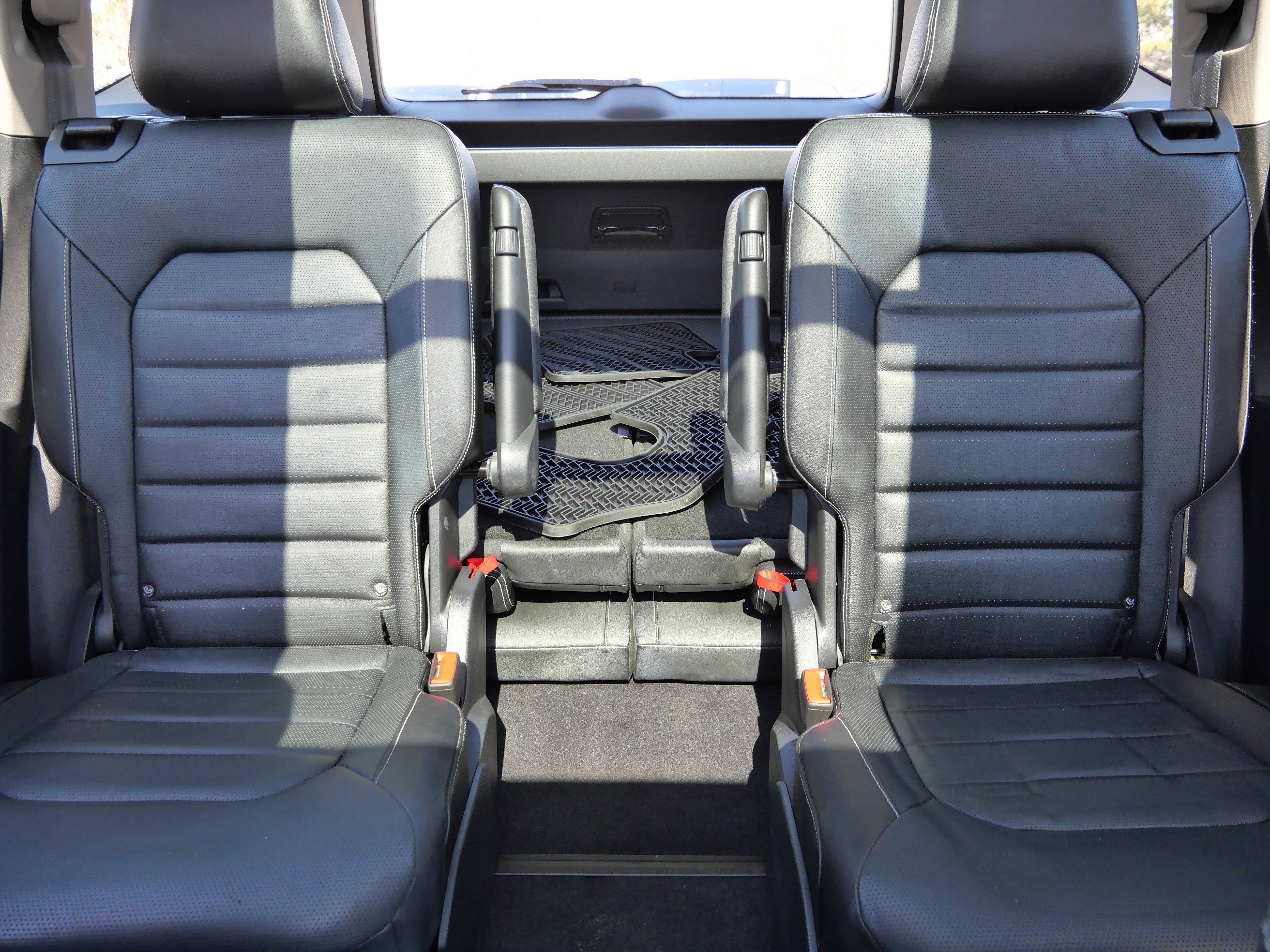 Used 2021 Volkswagen Atlas SEL Premium image 13