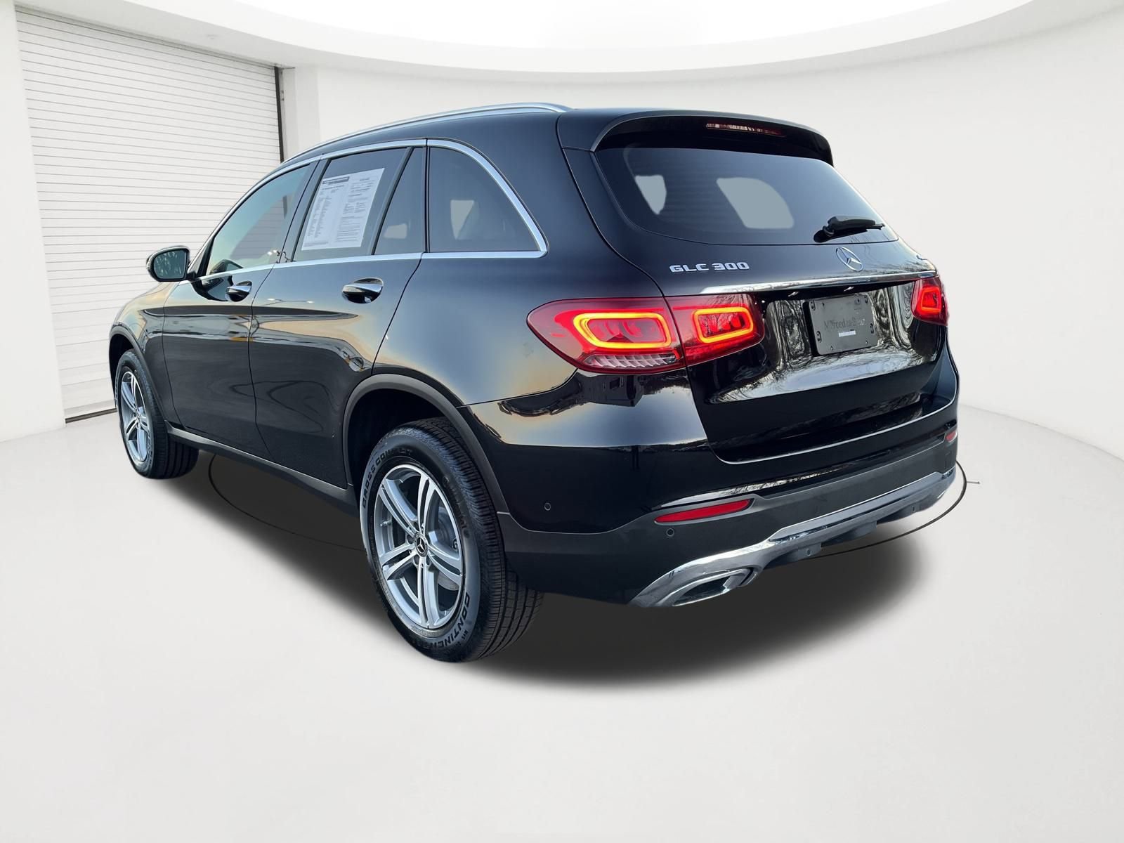 Used 2022 Mercedes-Benz GLC 300 4MATIC image 3