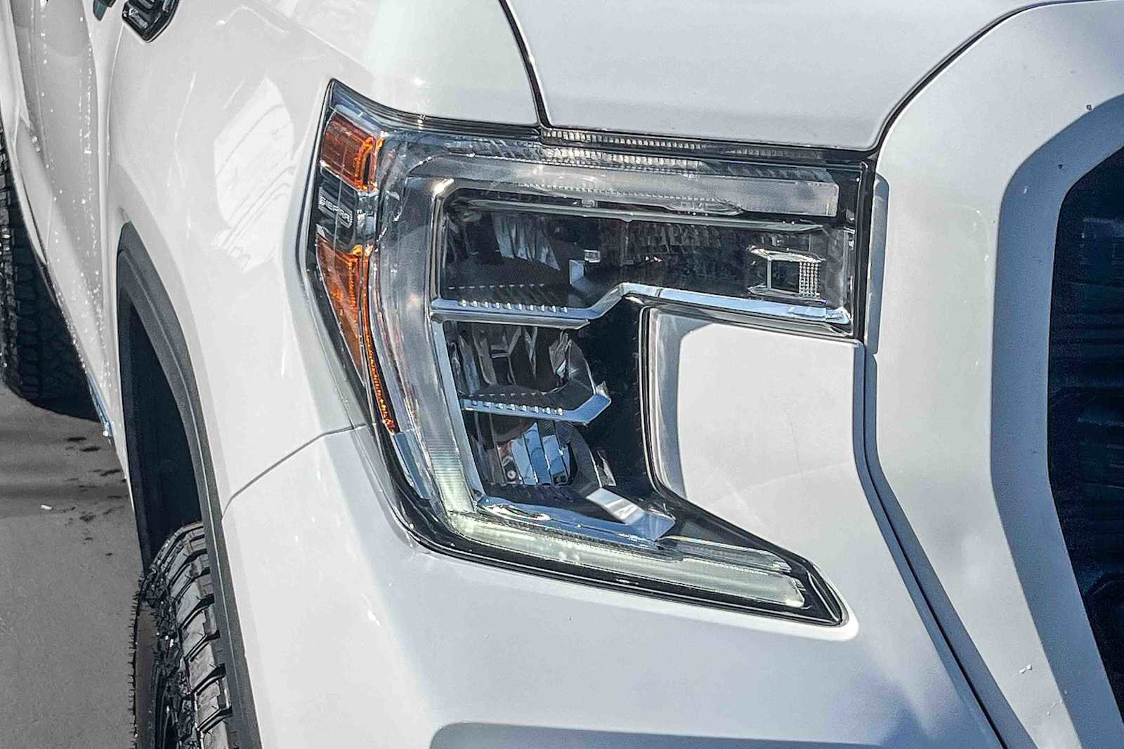 Used 2020 GMC Sierra 1500 Elevation w/ Elevation Value Package image 7