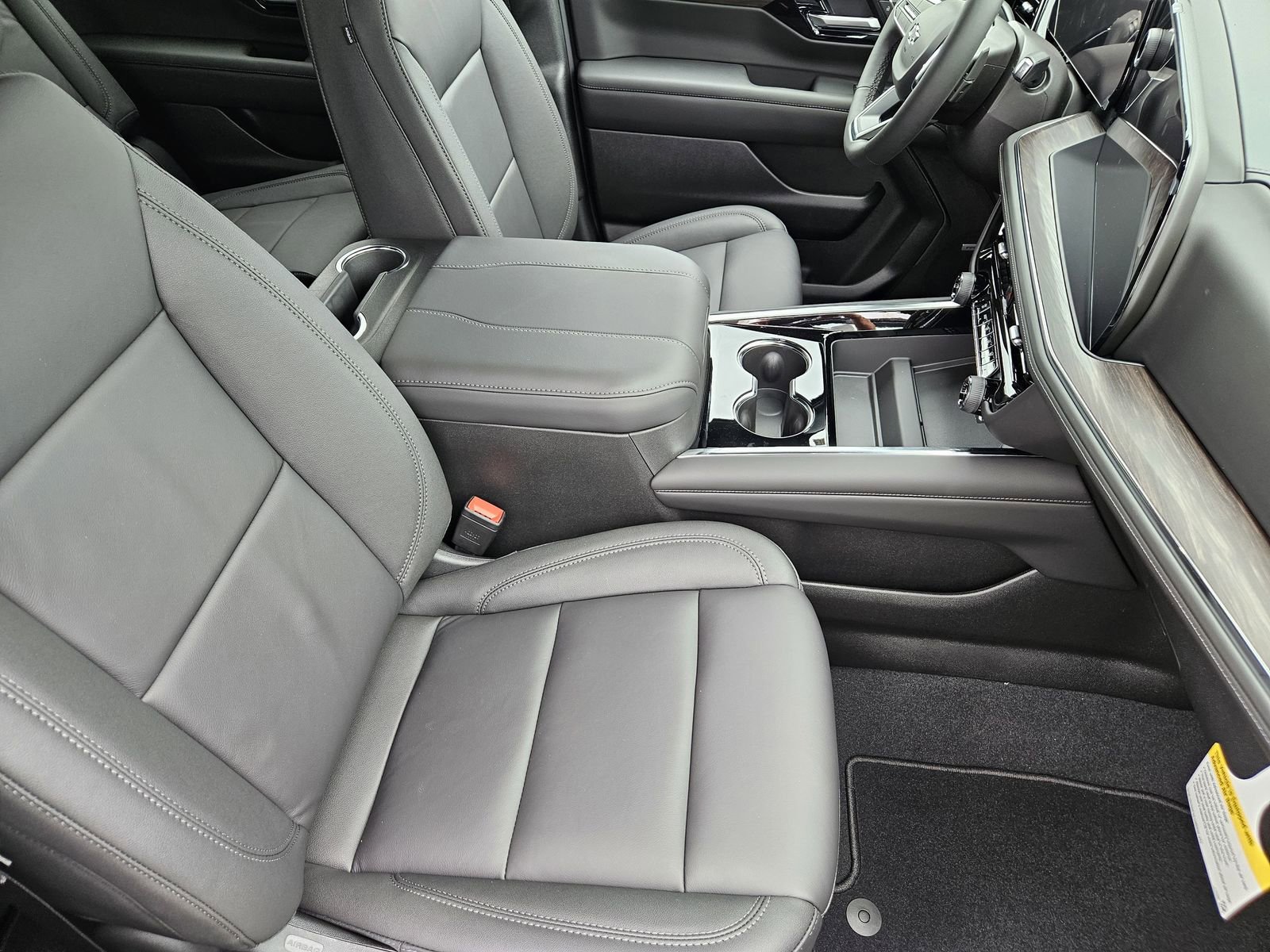 New 2026 Chevrolet Suburban Z71 AWD/4WD image 17