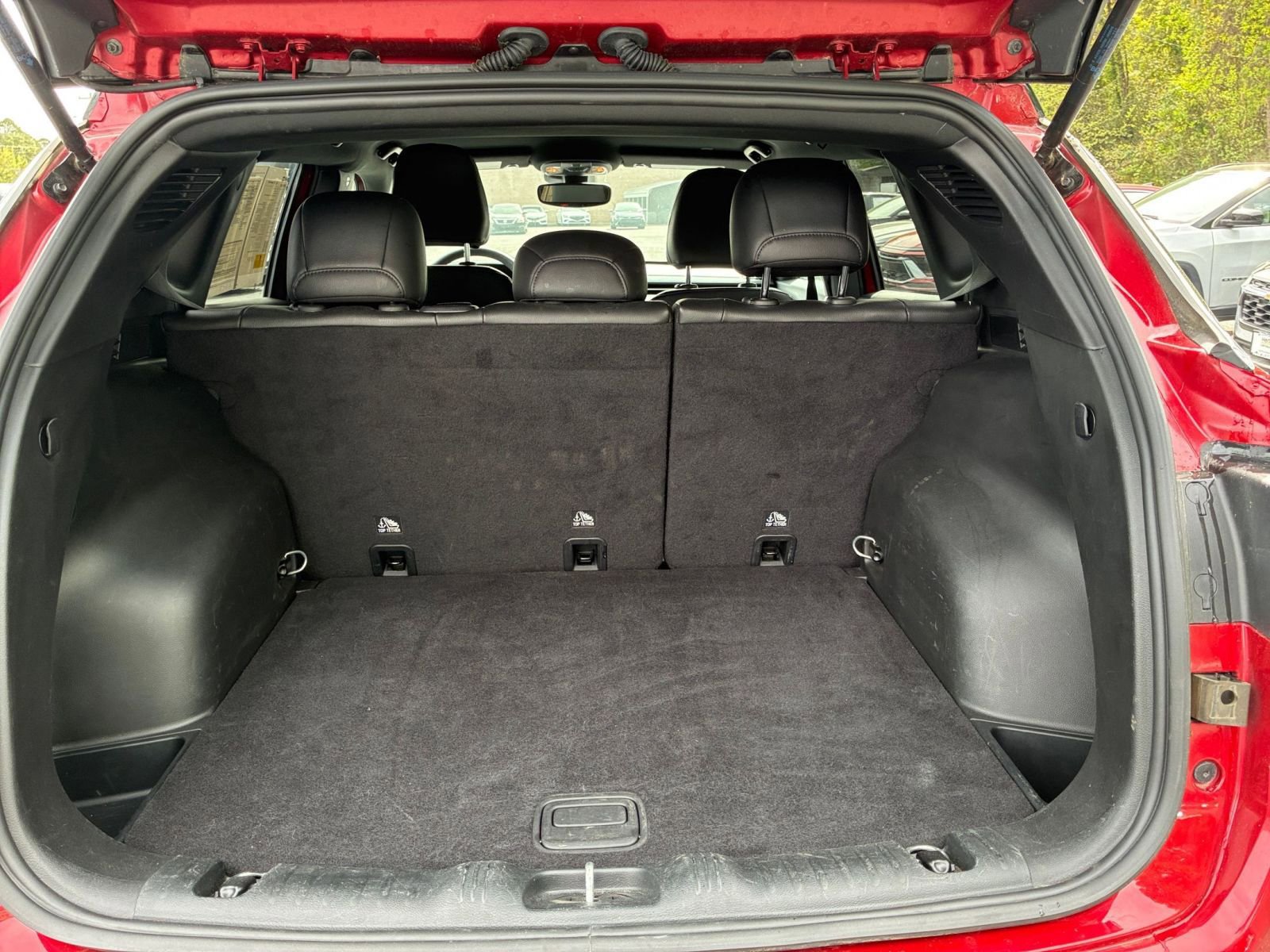 Used 2025 Jeep Compass Limited image 32