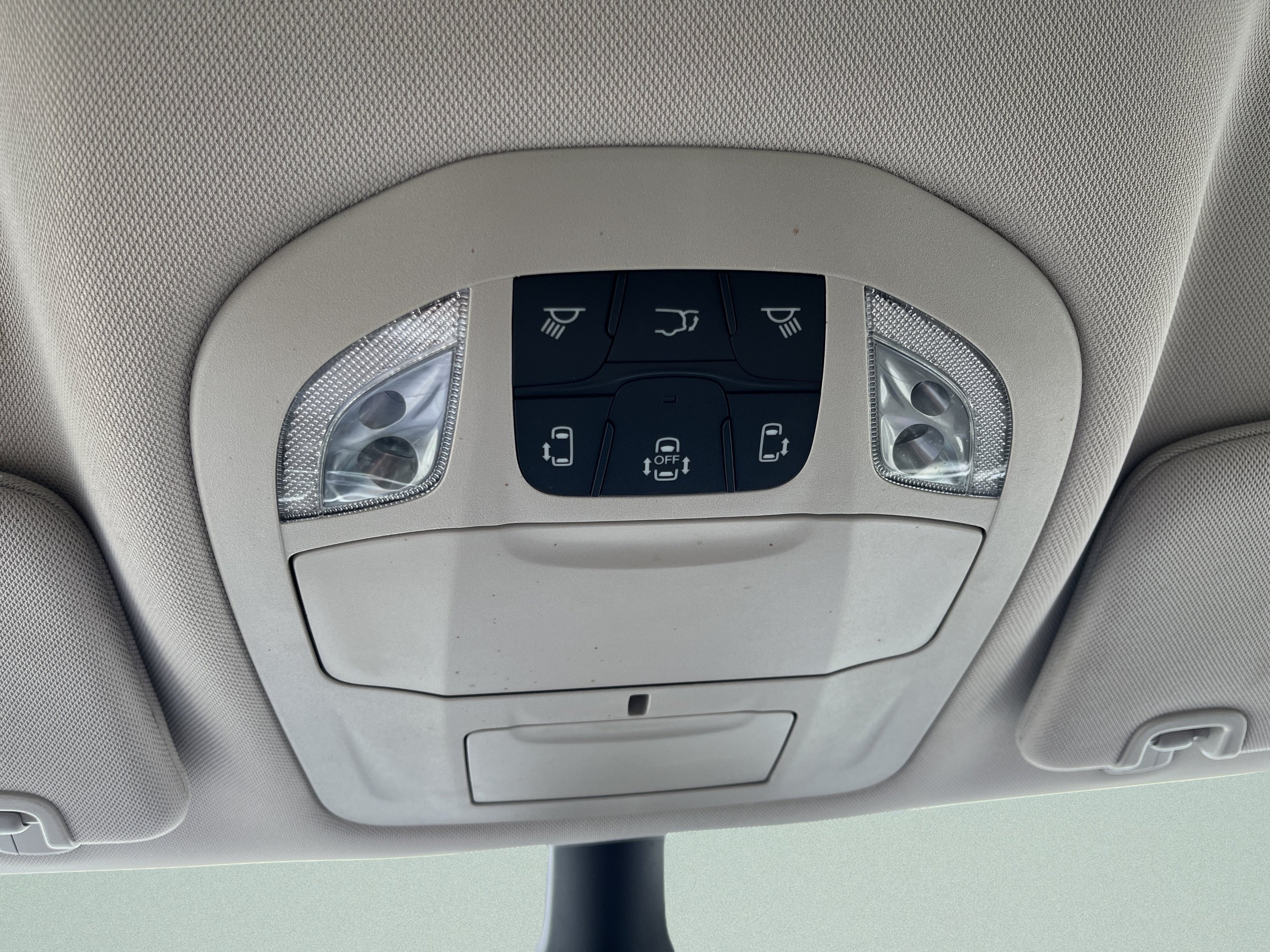 Used 2024 Chrysler Pacifica Touring-L FWD image 17