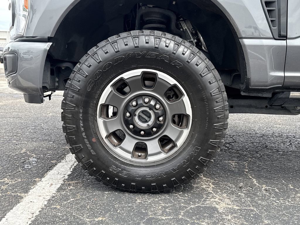 Used 2023 Ford F250 Lariat w/ Lariat Ultimate Package image 9