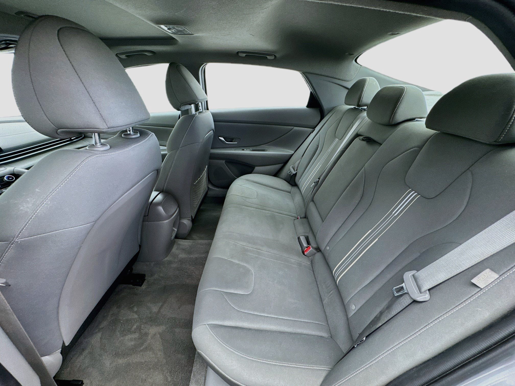 Used 2025 Hyundai Elantra SEL FWD image 16