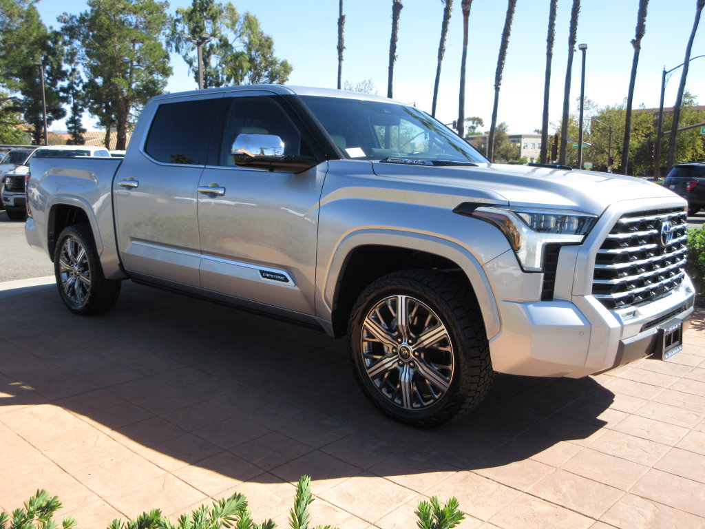 Used 2023 Toyota Tundra Capstone AWD/4WD image 6