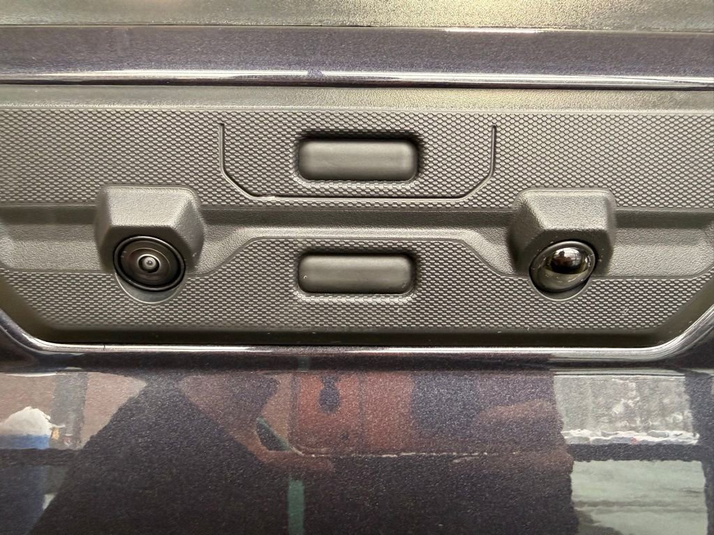 Used 2025 GMC Sierra 1500 AT4X image 7