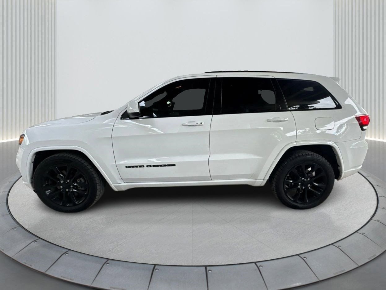 Used 2021 Jeep Grand Cherokee Laredo X image 9