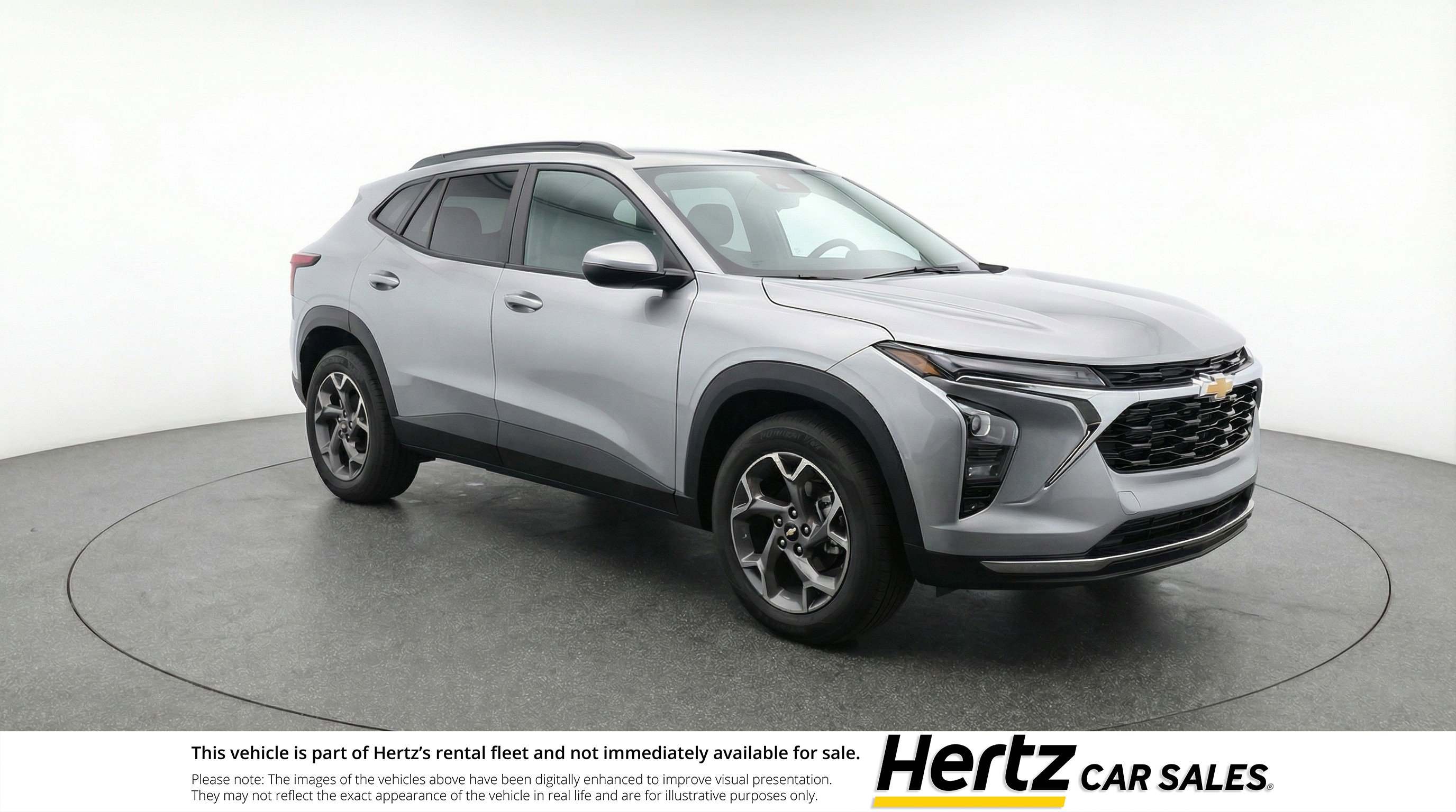 Used 2025 Chevrolet Trax LT FWD image 1