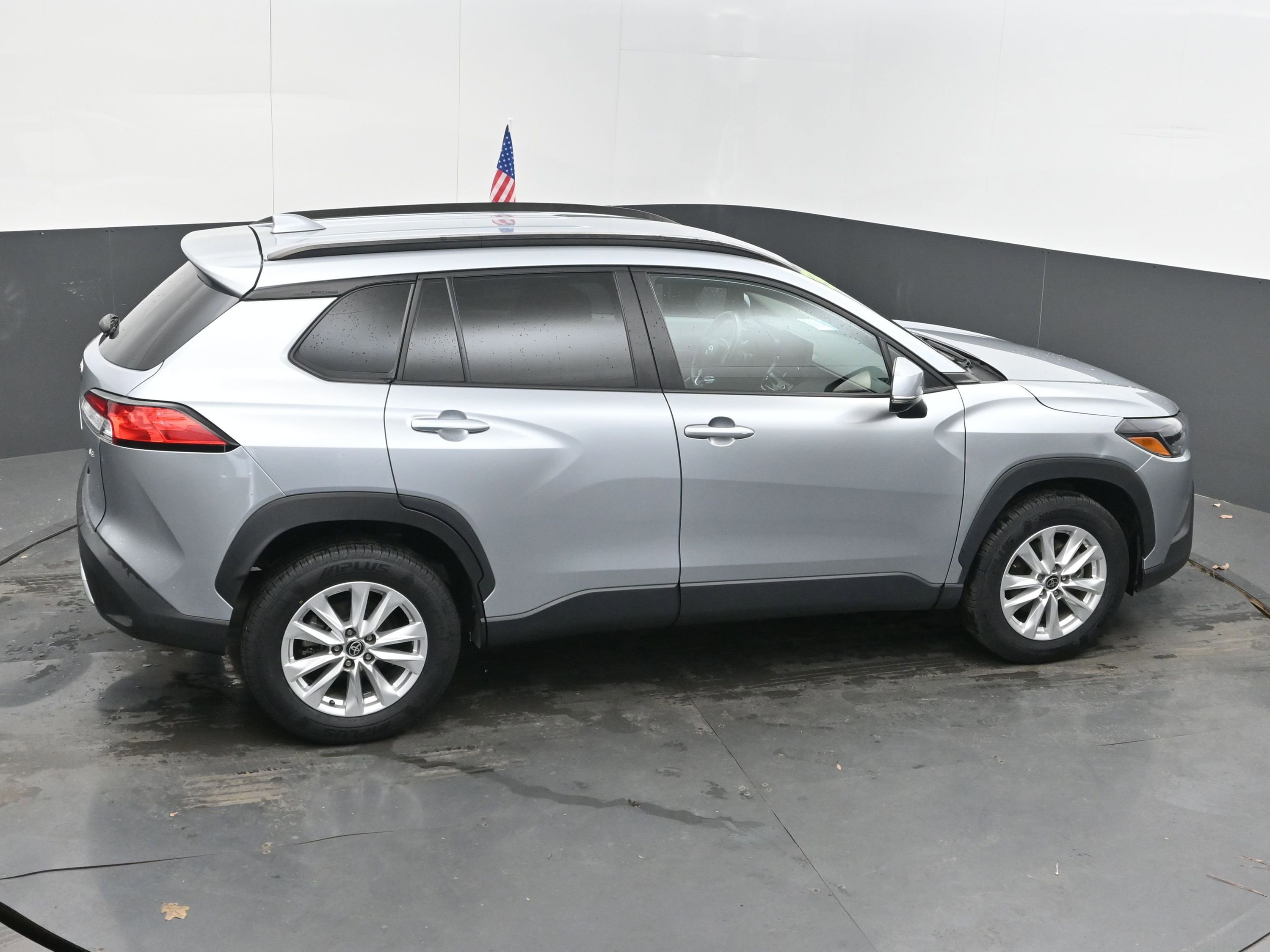 Used 2022 Toyota Corolla Cross LE image 37