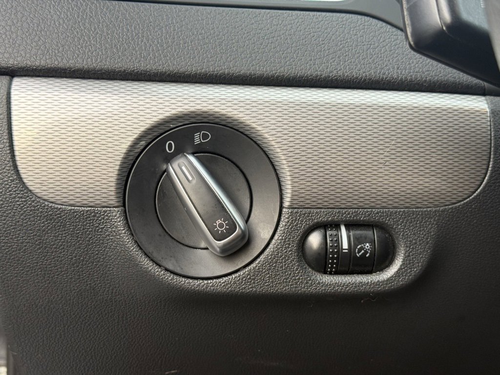 Used 2017 Volkswagen Jetta S image 16