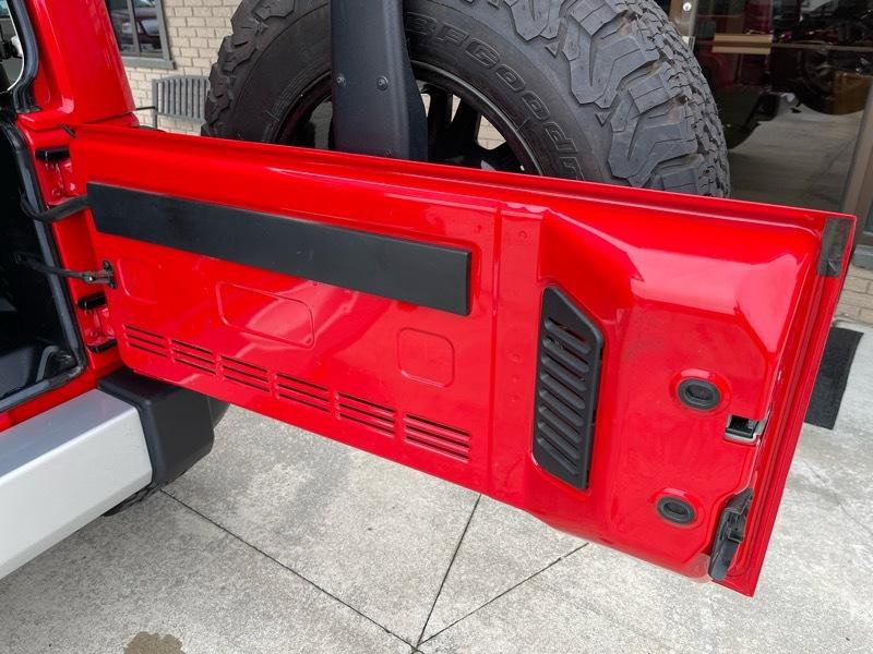 Used 2015 Jeep Wrangler Sahara image 41