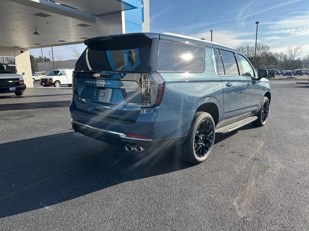 New 2026 Chevrolet Suburban Premier image 6