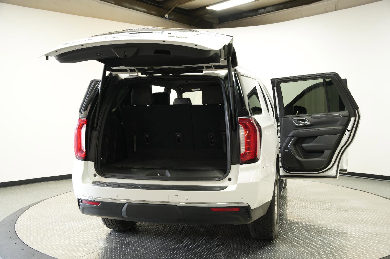 Used 2021 GMC Yukon SLT image 12