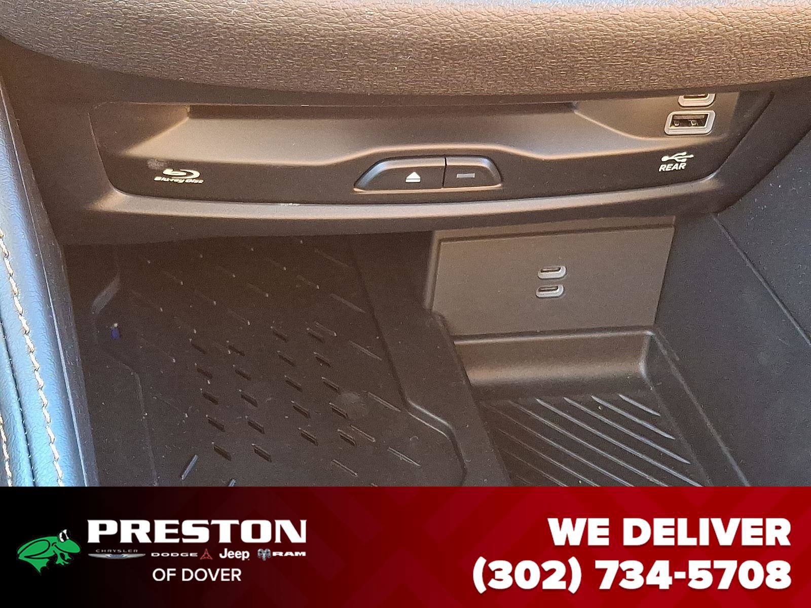 New 2026 Chrysler Pacifica Pinnacle w/ Trailer Tow Group image 23