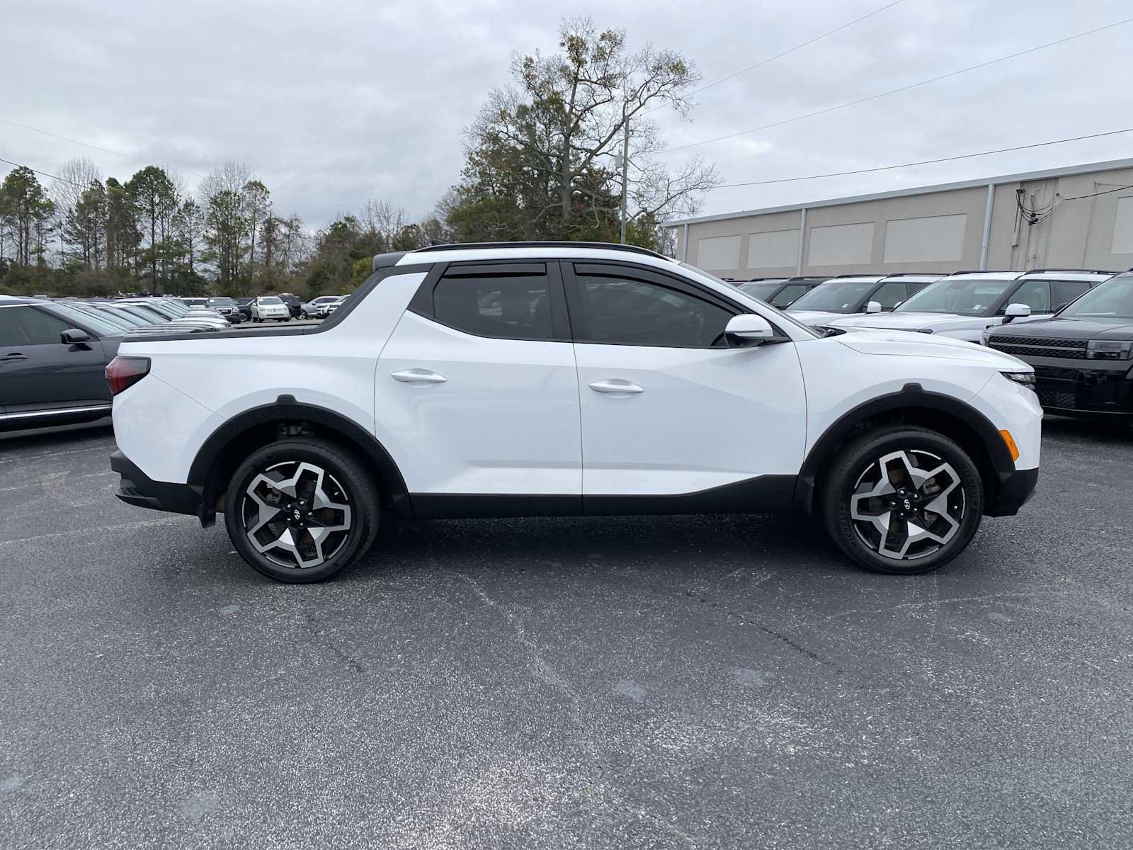 Certified 2023 Hyundai Santa Cruz Limited image 4