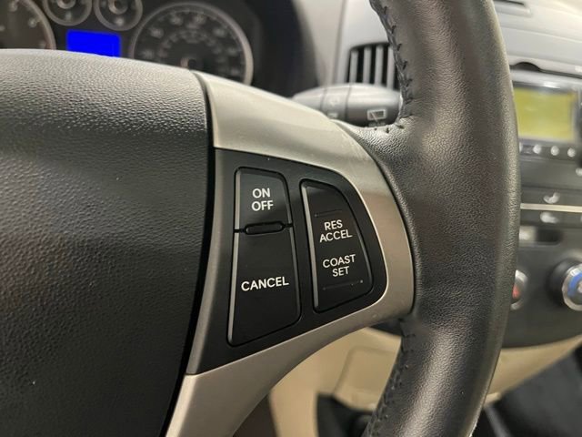 Used 2011 Hyundai Elantra SE image 26