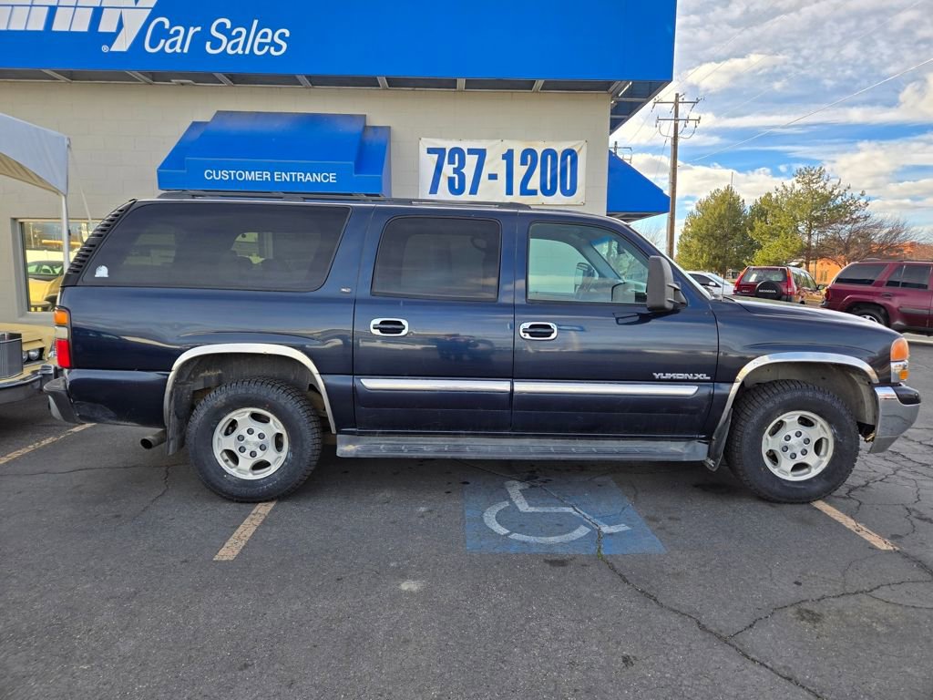 Used 2006 GMC Yukon XL SLT w/ SLT Preferred Equipment Group AWD/4WD image 2