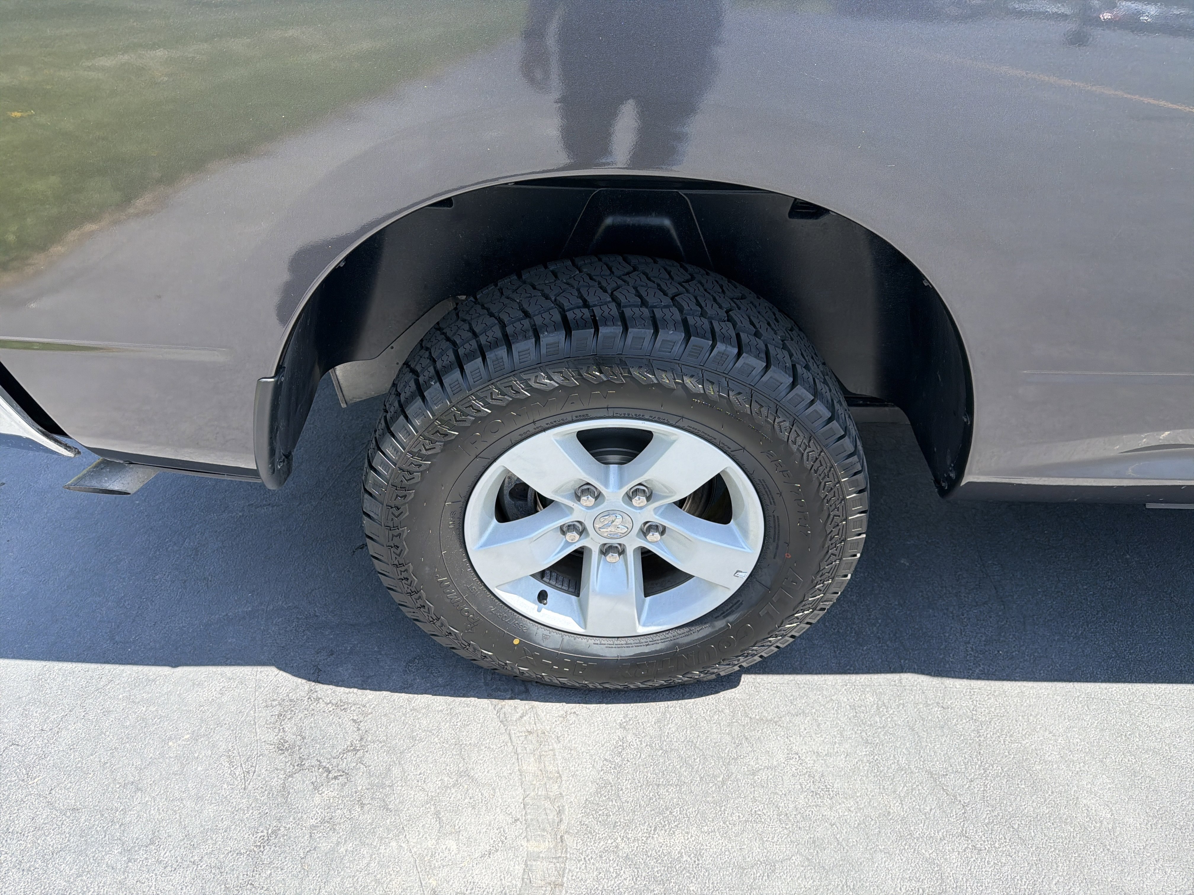 Used 2024 RAM 1500 Classic SLT AWD/4WD image 10