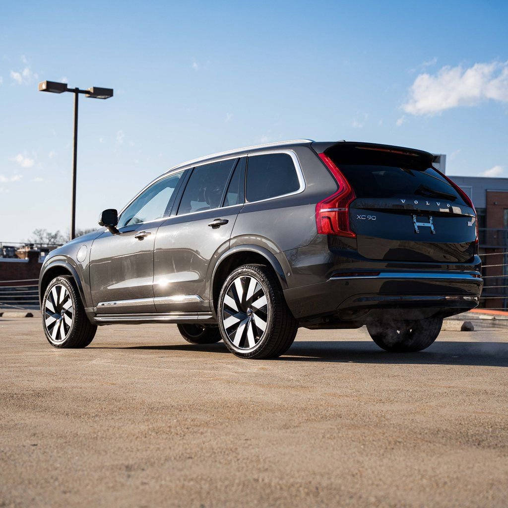 Certified 2024 Volvo XC90 T8 Plus w/ Protection Package image 5