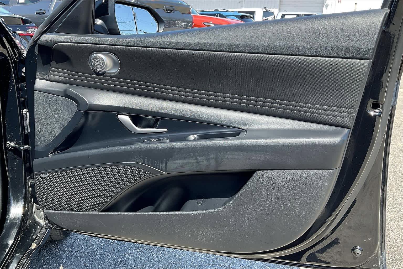 Used 2021 Hyundai Elantra Limited FWD image 23