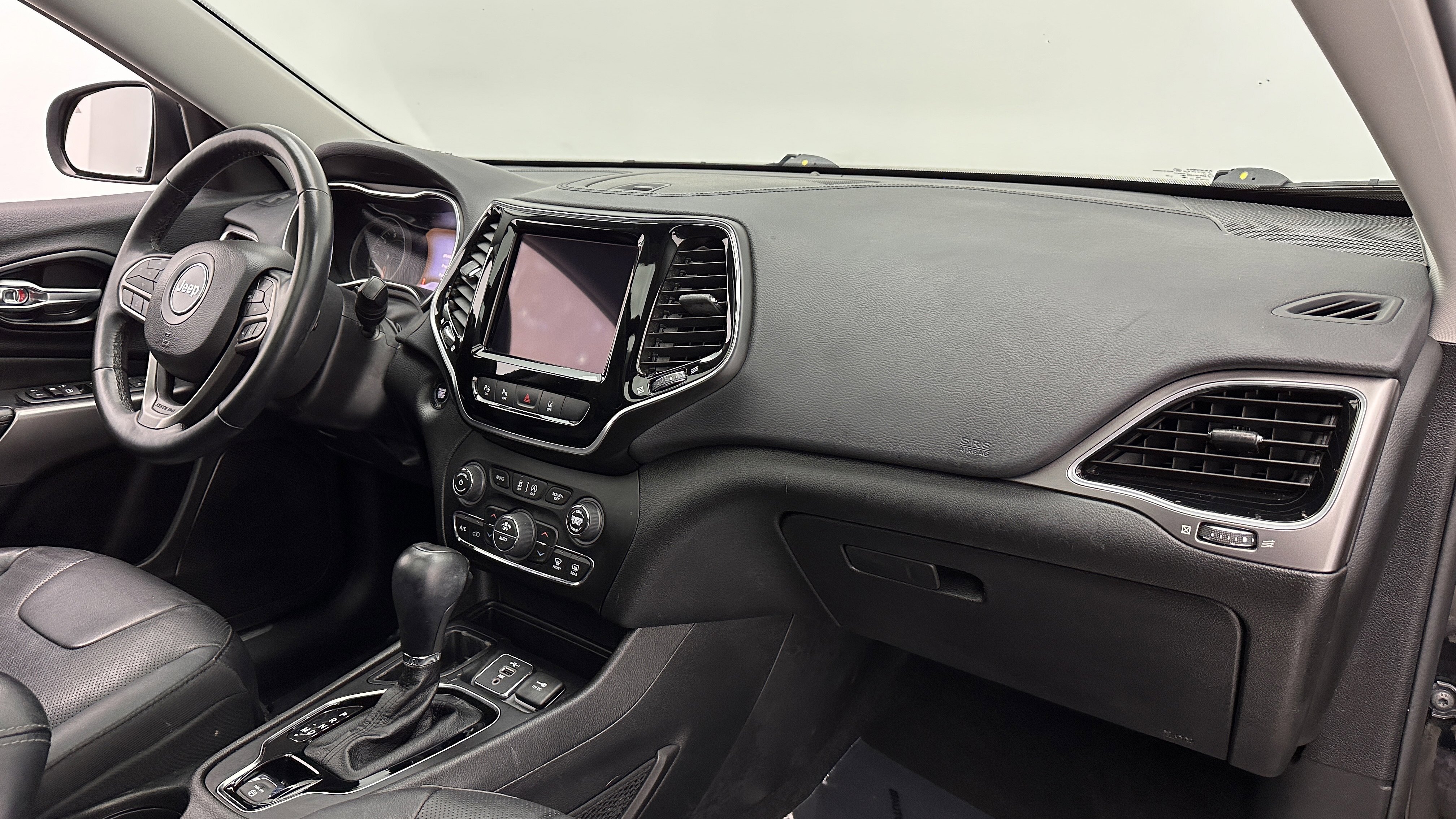 Used 2021 Jeep Cherokee Limited FWD image 36