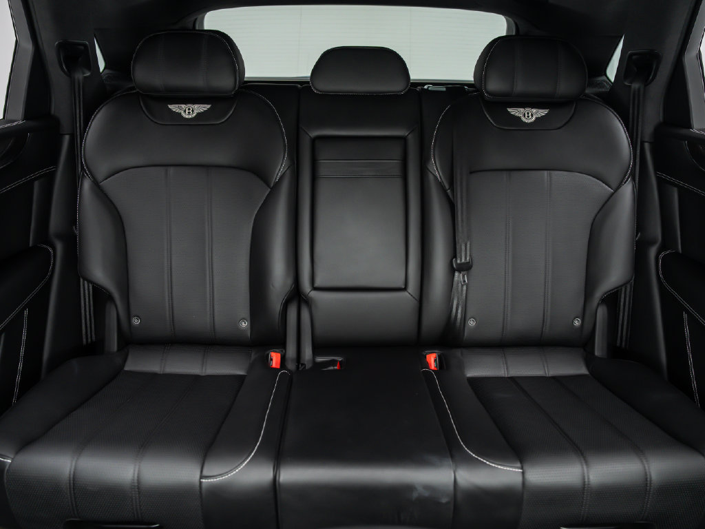 Used 2019 Bentley Bentayga AWD/4WD image 19