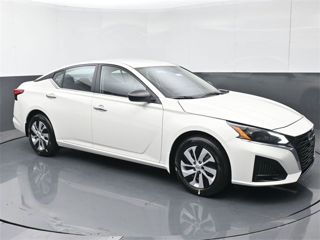 Certified 2025 Nissan Altima 2.5 S image 1