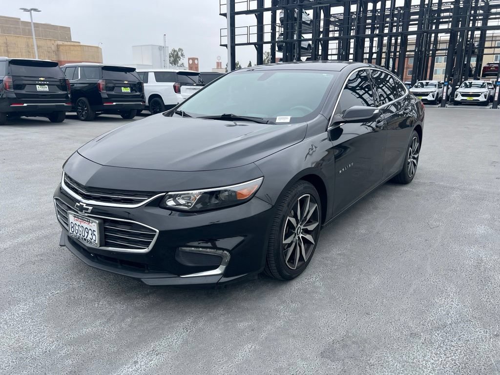 Used 2018 Chevrolet Malibu LT w/ Sport Package FWD image 2