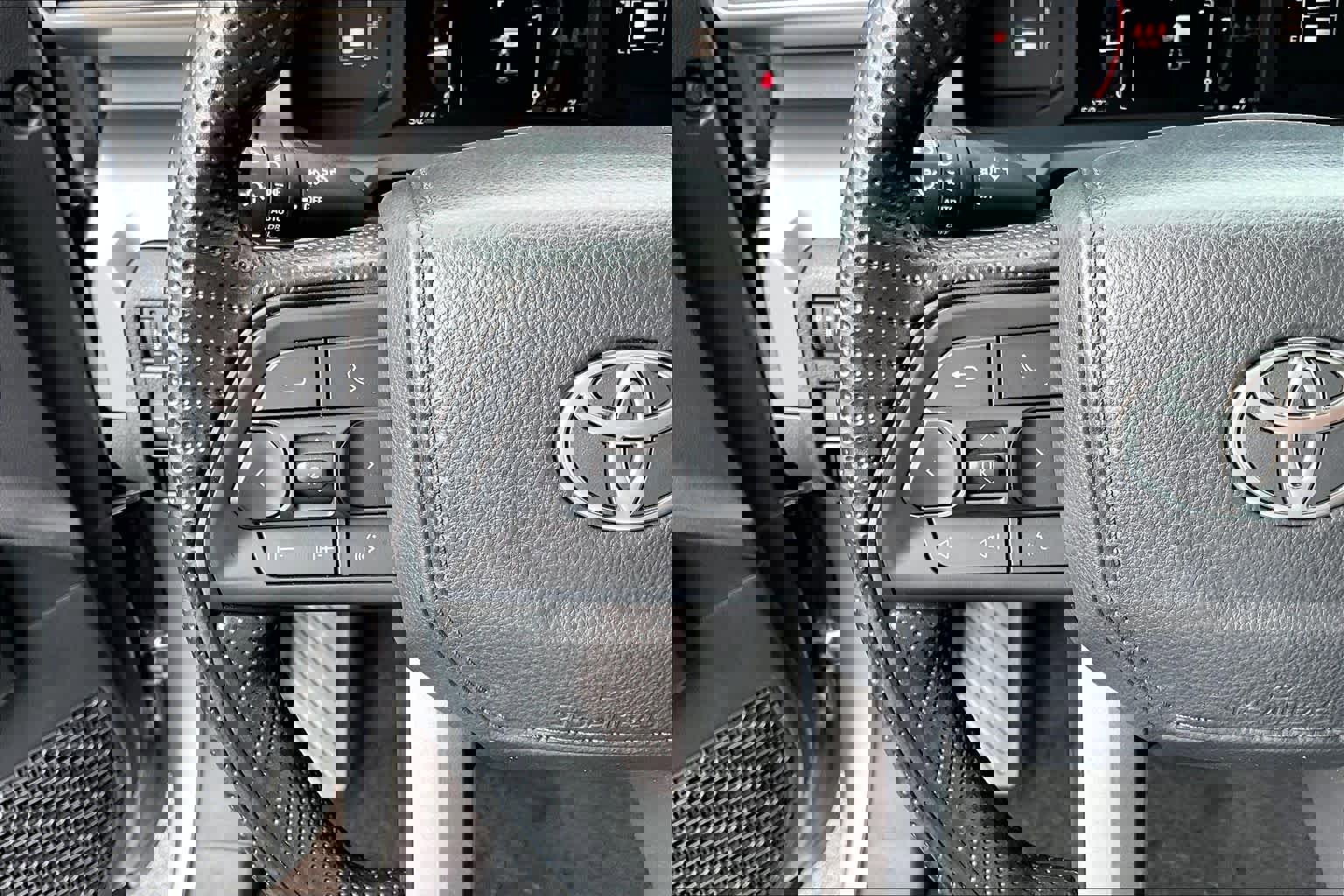 Certified 2025 Toyota Tacoma SR5 image 21