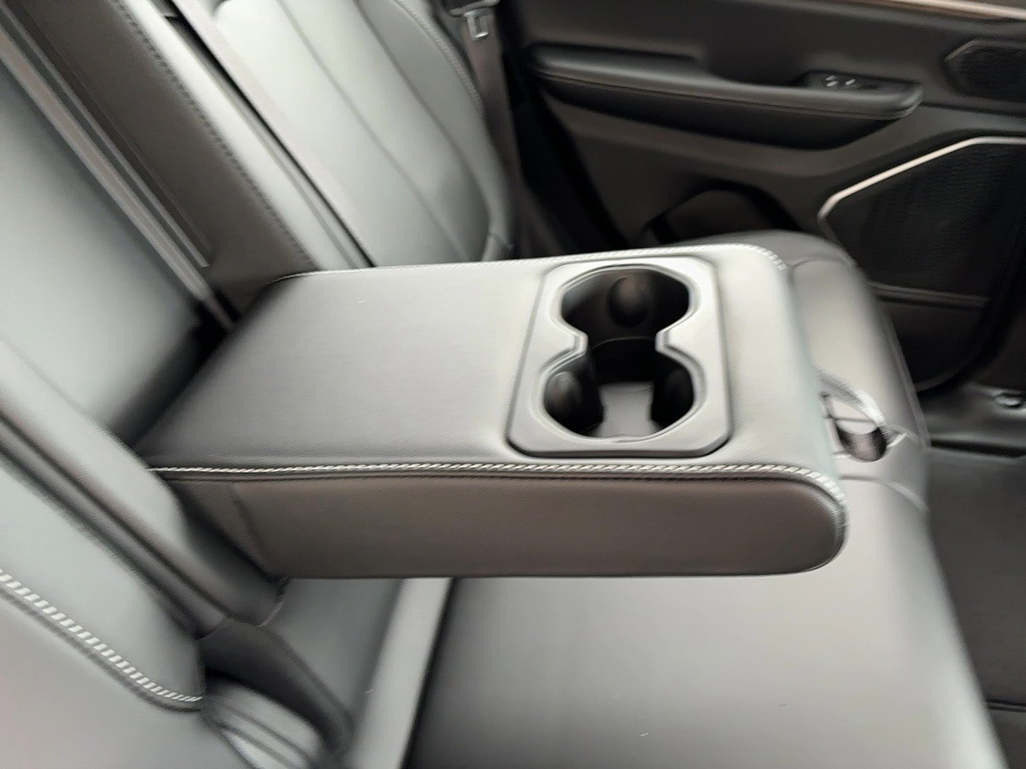 New 2026 Jeep Grand Cherokee Limited AWD/4WD image 8