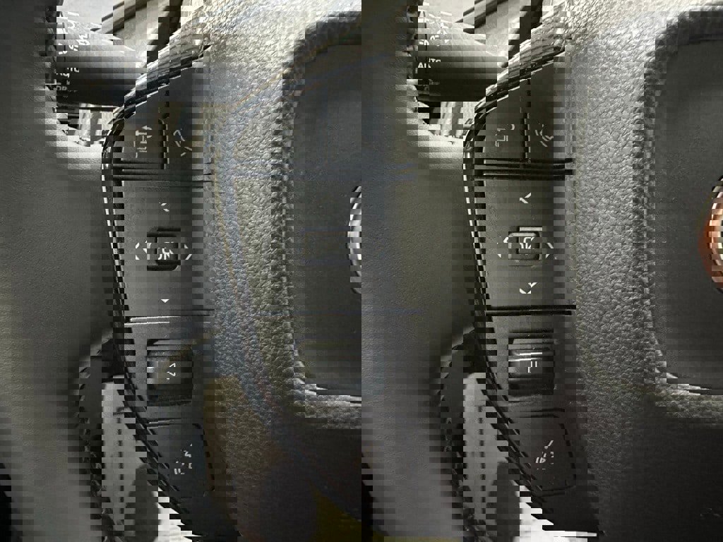 Used 2025 Toyota Prius XLE image 19