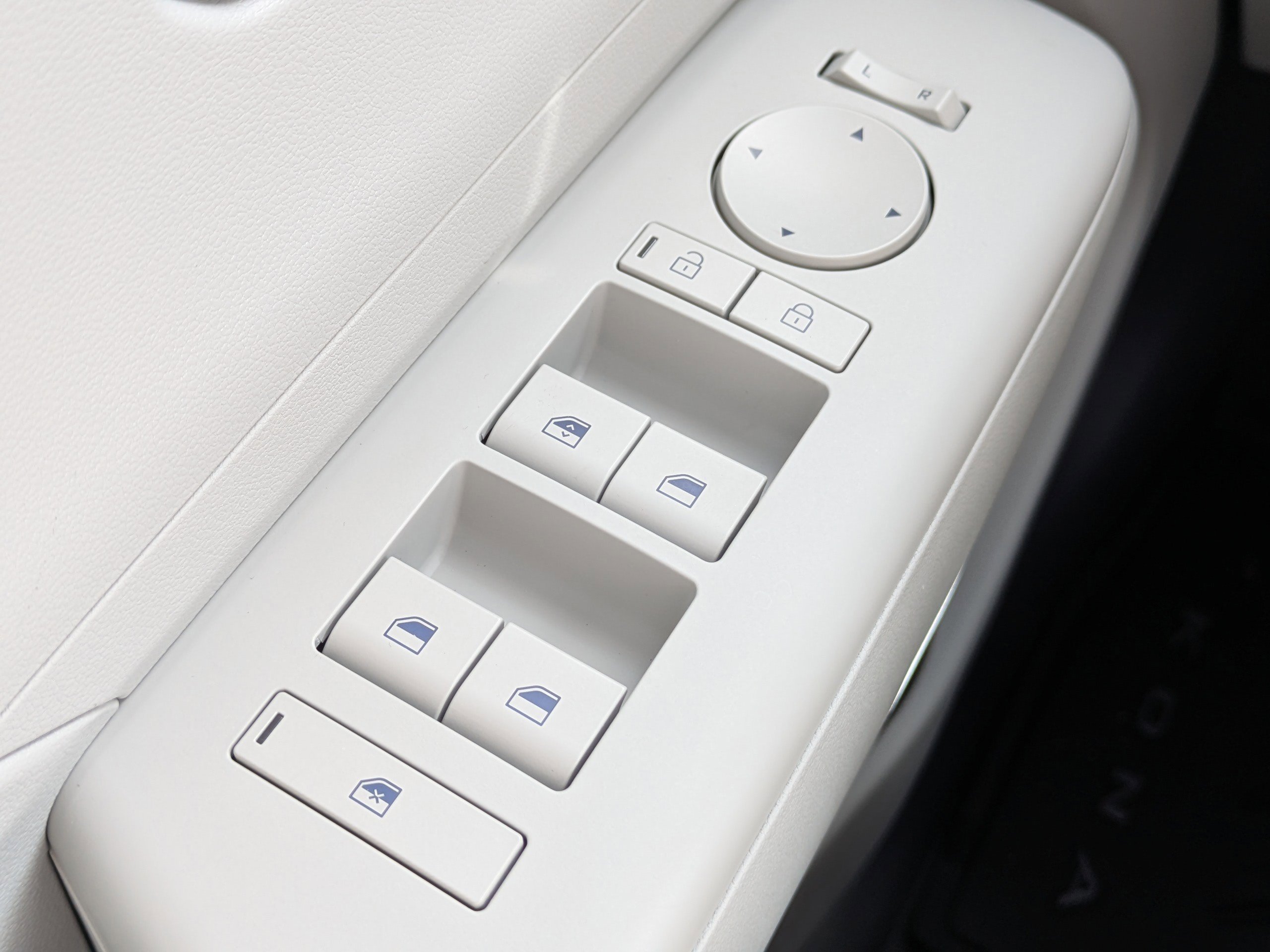 New 2026 Hyundai Kona SE image 26