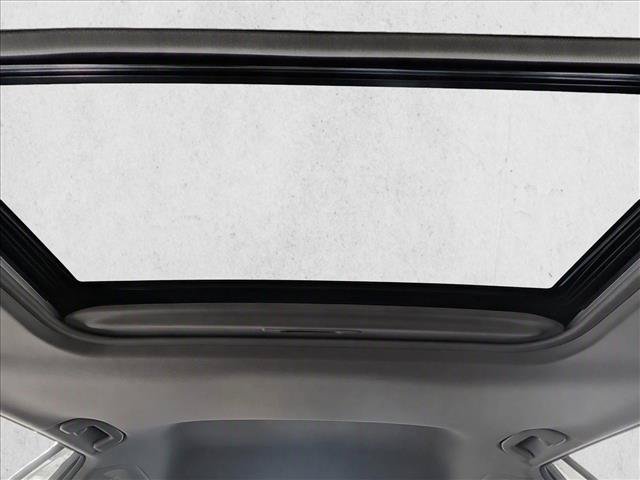 Used 2019 Toyota RAV4 XLE Premium FWD image 17