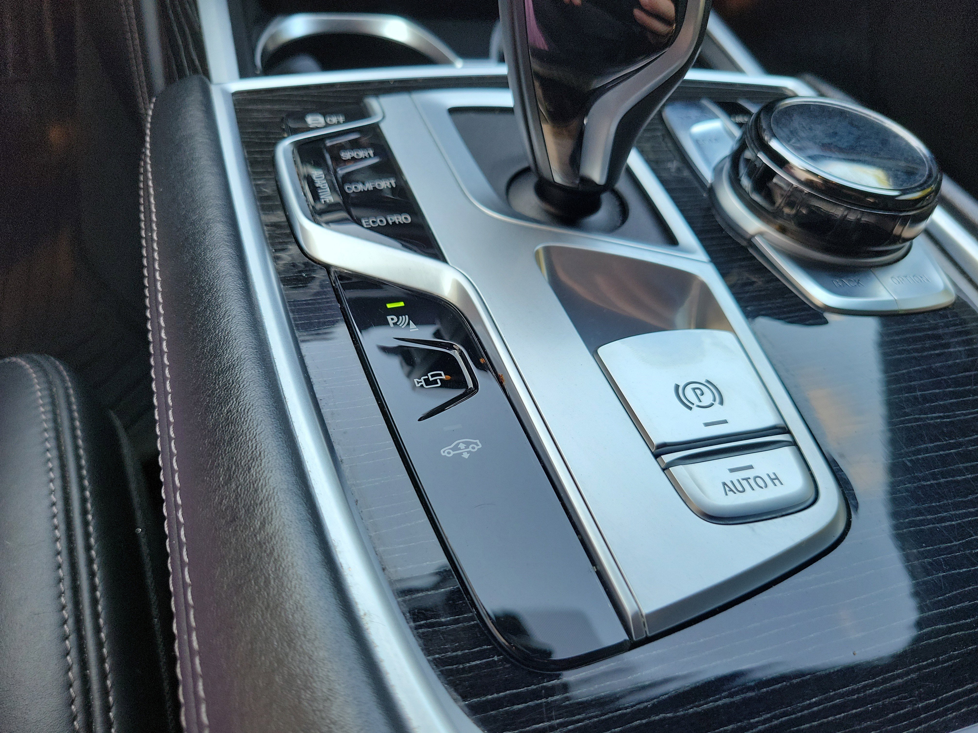 Used 2019 BMW 750i xDrive w/ Executive Package image 28