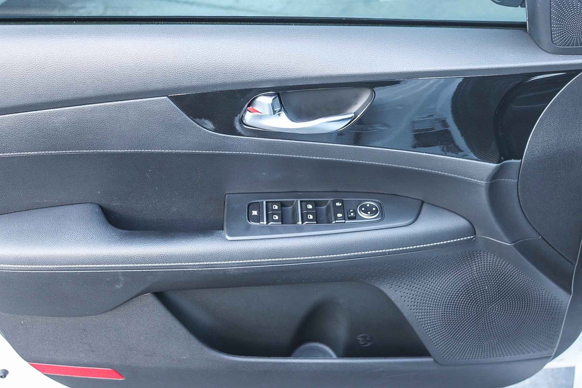 Used 2023 Kia Forte GT-Line w/ GT-Line Technology Package image 21