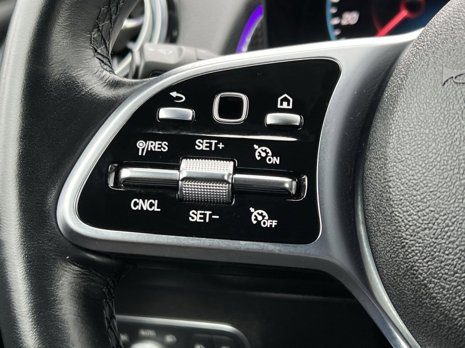 Certified 2022 Mercedes-Benz GLB 250 4MATIC image 31