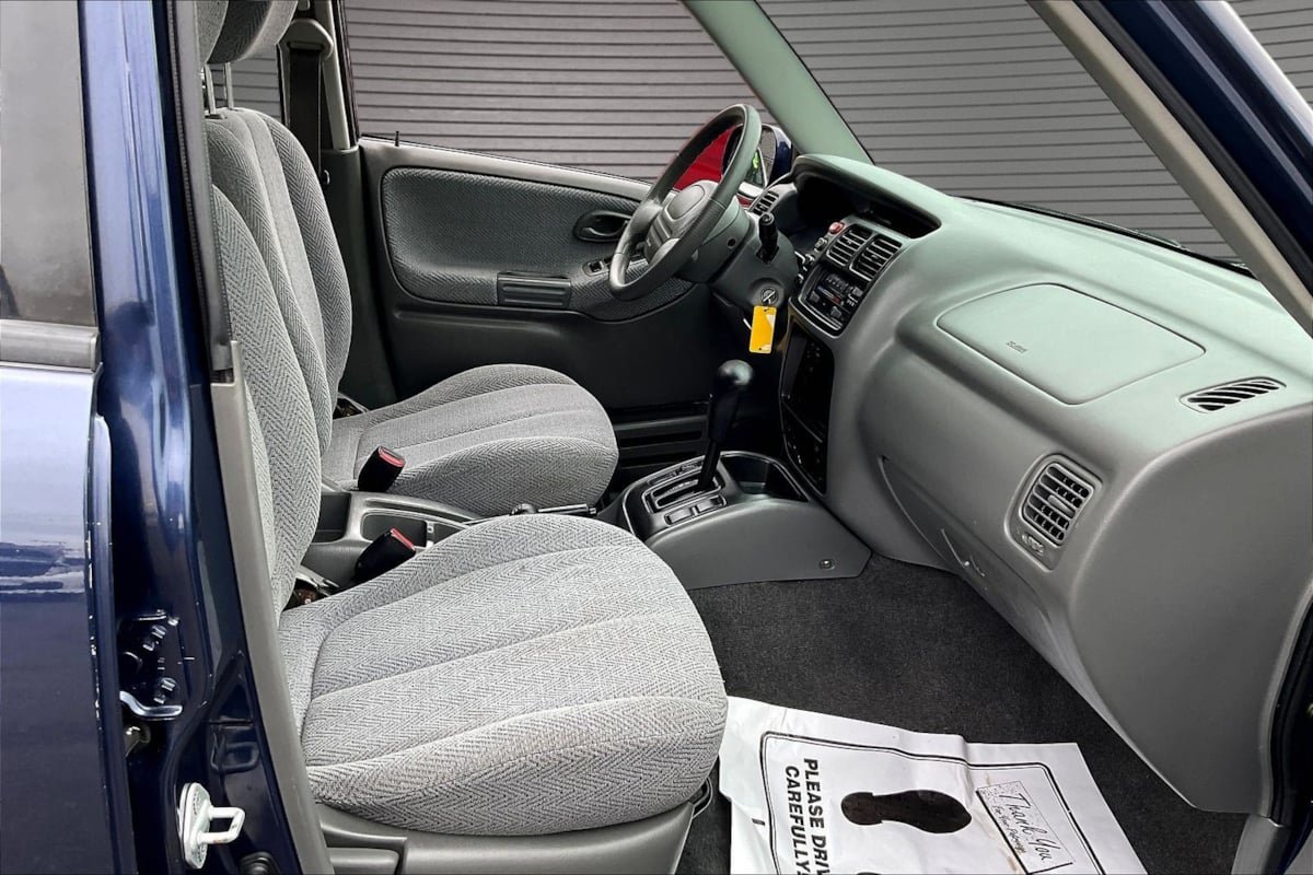 Used 2000 Suzuki Grand Vitara JLX AWD/4WD image 27