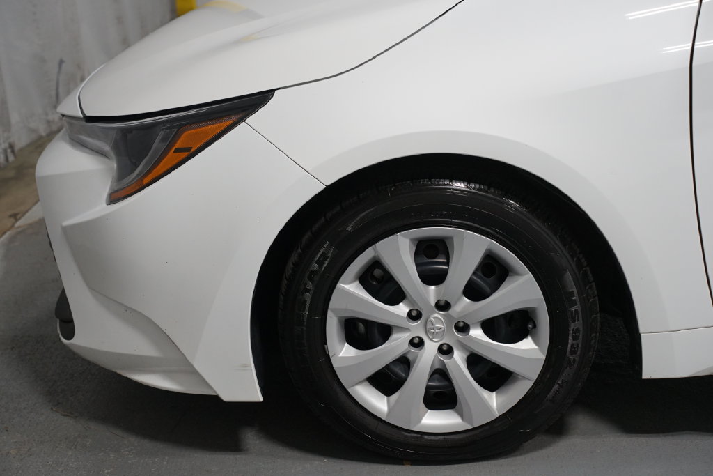 Certified 2024 Toyota Corolla LE FWD image 5