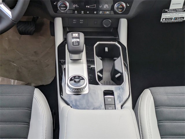 New 2025 Mitsubishi Outlander SE image 21