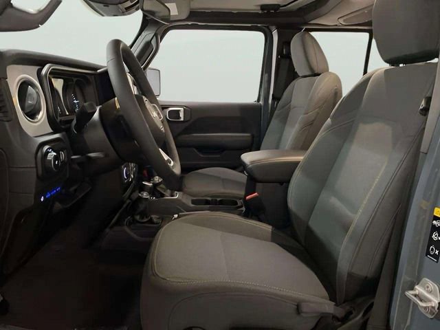 Used 2025 Jeep Wrangler Unlimited Sahara w/ Safety Group AWD/4WD image 28