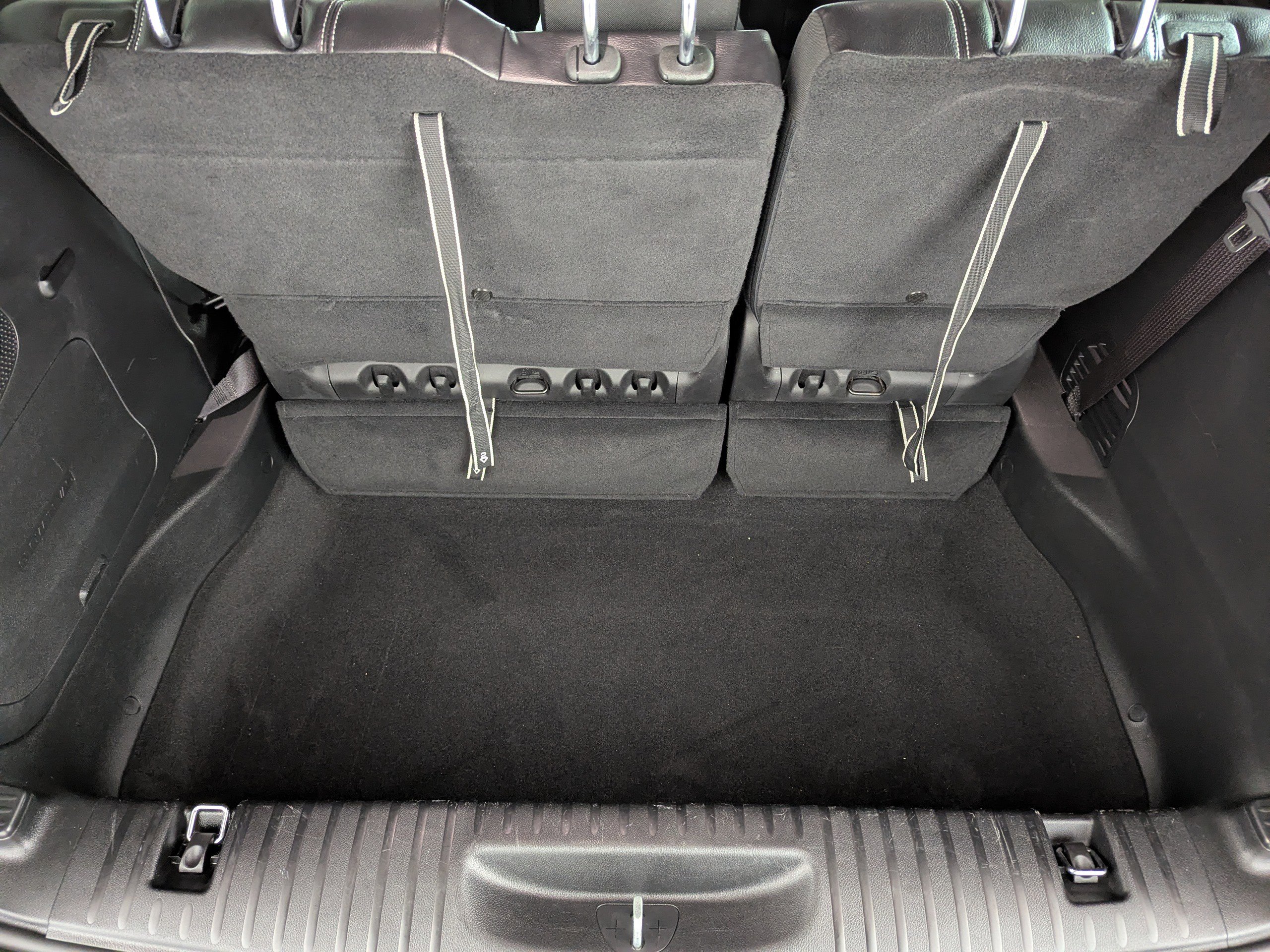 Used 2022 Chrysler Pacifica Touring-L w/ Uconnect Theater Family Group image 23